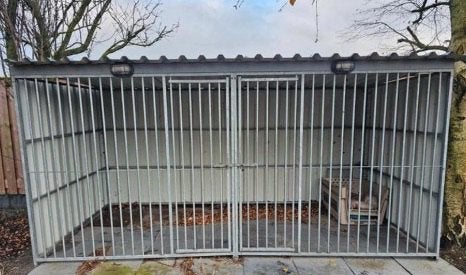 Honden kennel 4 bij 2 met lampen., Ophalen, Hondenkennel, 110 cm of meer, 100 cm of meer