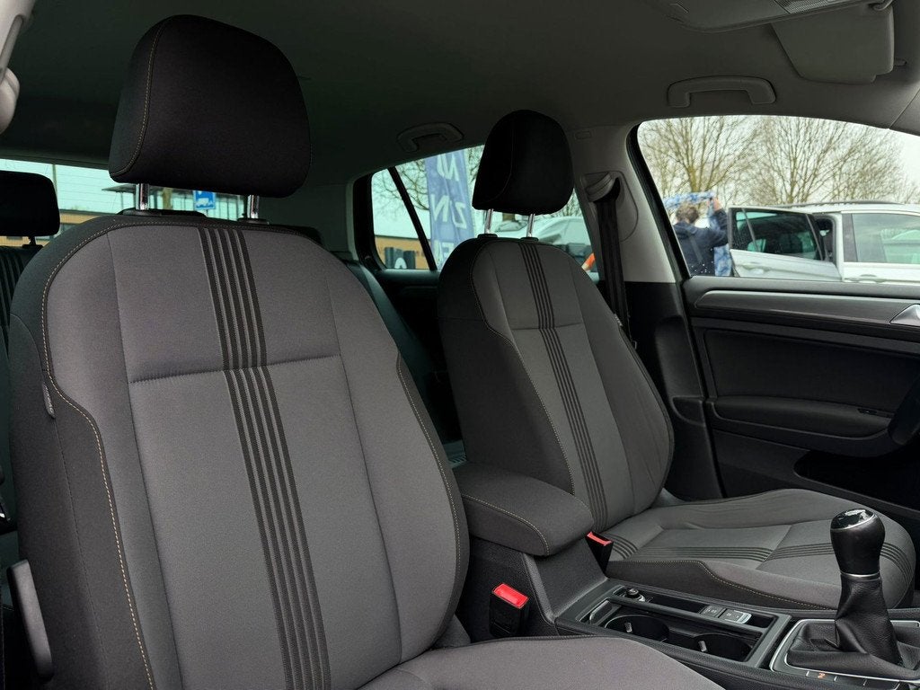 Volkswagen Golf 1.2 TSI Allstar l METALLIC l CRUISE CONTROL, Auto's, Volkswagen, Voorwielaandrijving, Gebruikt, 4 cilinders, Origineel Nederlands