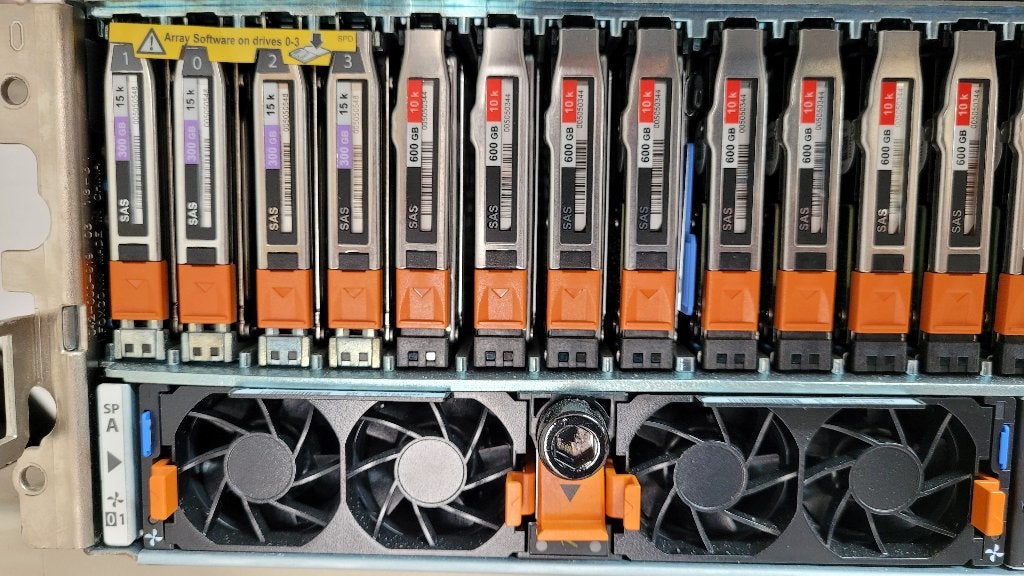 EMC VNX 5200 Hybrid Flash Storage Array | Fiber Channel, Intern, Gebruikt, Dell EMC, SCSI