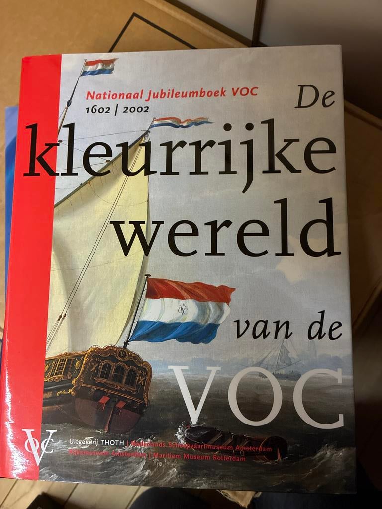 De kleurrijke wereld van de VOC, Ophalen of Verzenden, 20e eeuw of later, Nieuw