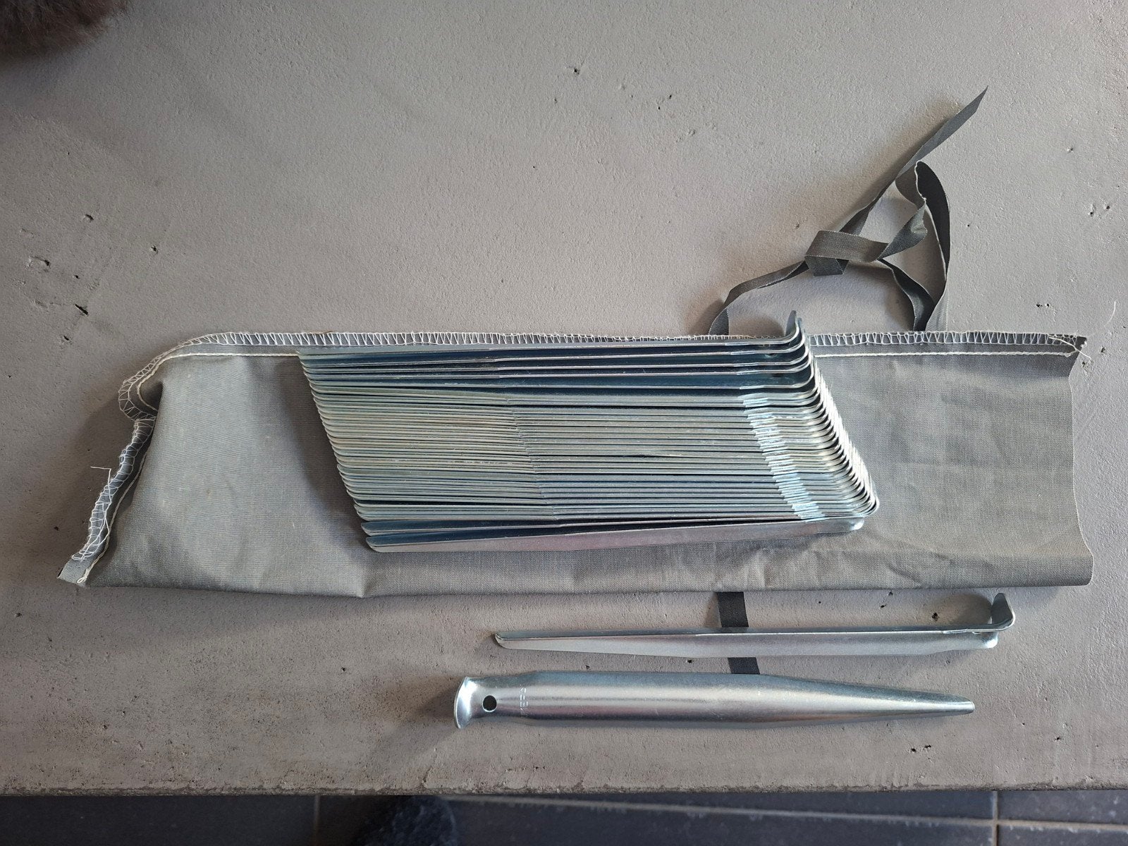 Nieuwe tentharingen 23 cm, Ophalen, Nieuw