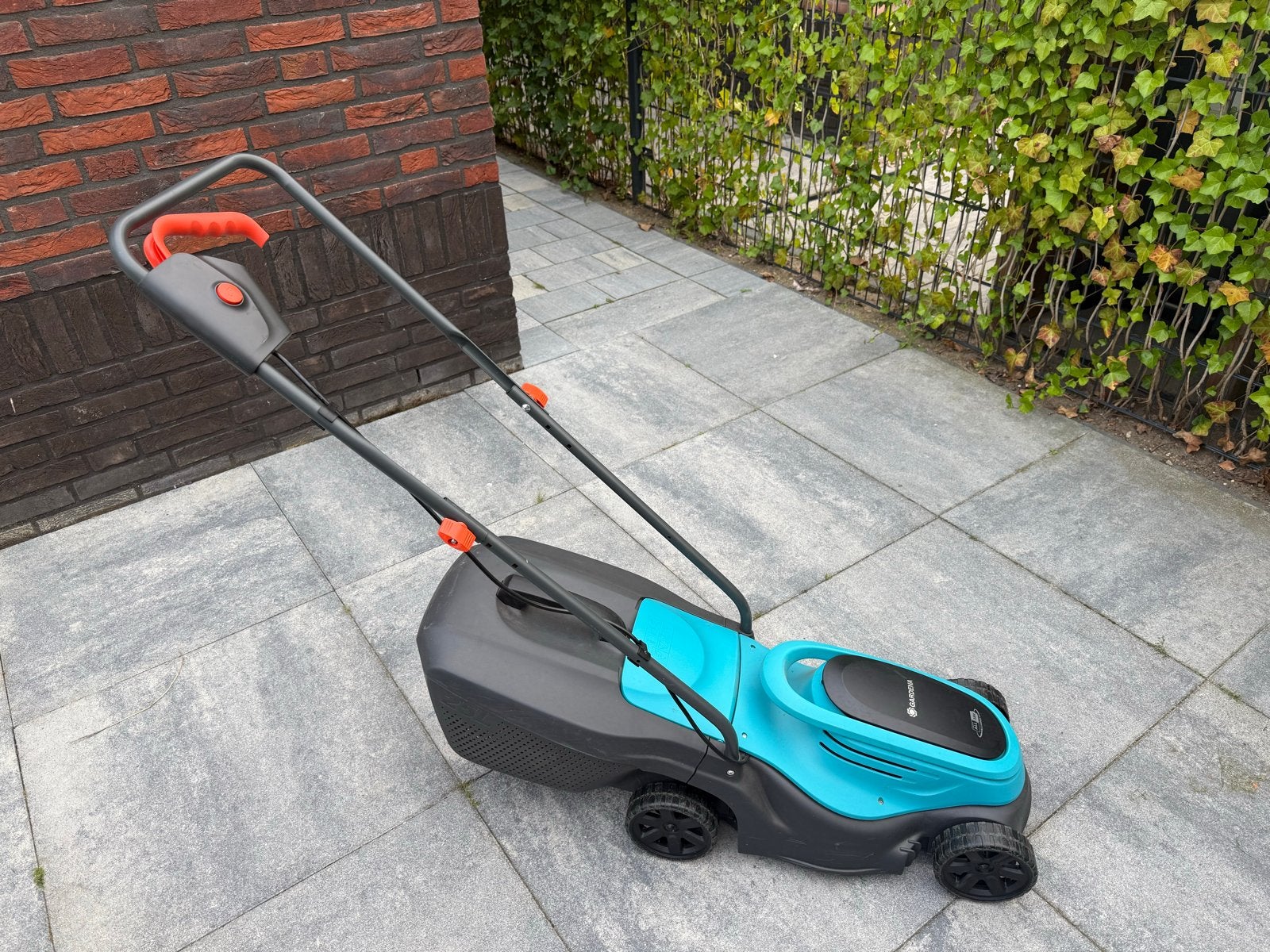 GARDENA PowerMax 30/18V P4A Accu Grasmaaier Incl. oplader, Ophalen, Cirkelmaaier, Accu-grasmaaier, Zo goed als nieuw