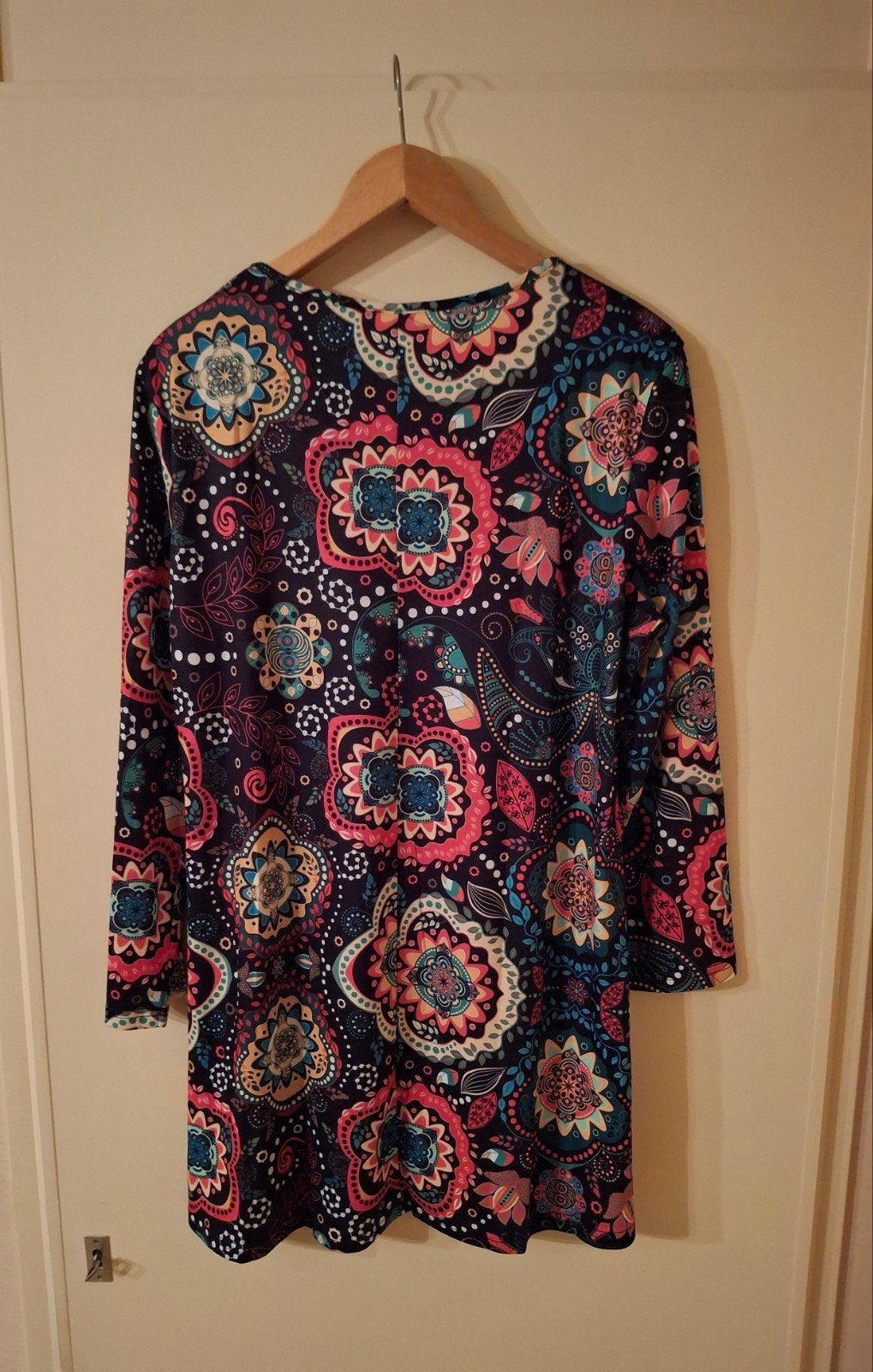Nieuw losvallend gothic jurkje. Mt 44, Kleding | Dames, Verzenden, Zwart, Maat 42/44 (L), Nieuw