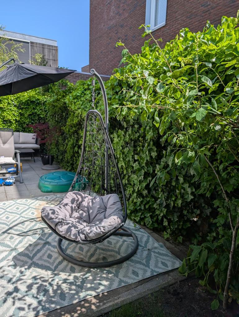 Mooie Intratuin hangstoel (grijs), Tuin en Terras, Tuinstoelen, Ophalen, Nieuw, Plastic