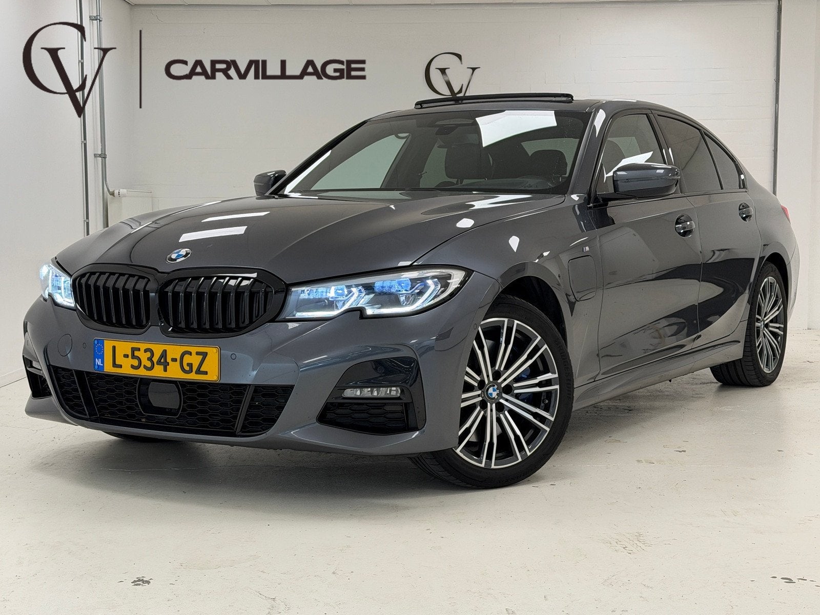 BMW 3-serie 330e M-Sport | Schuif/kanteldak | Elektrische st, Auto's, 1998 cc, Gebruikt, 4 cilinders, Automatische klimaatregeling