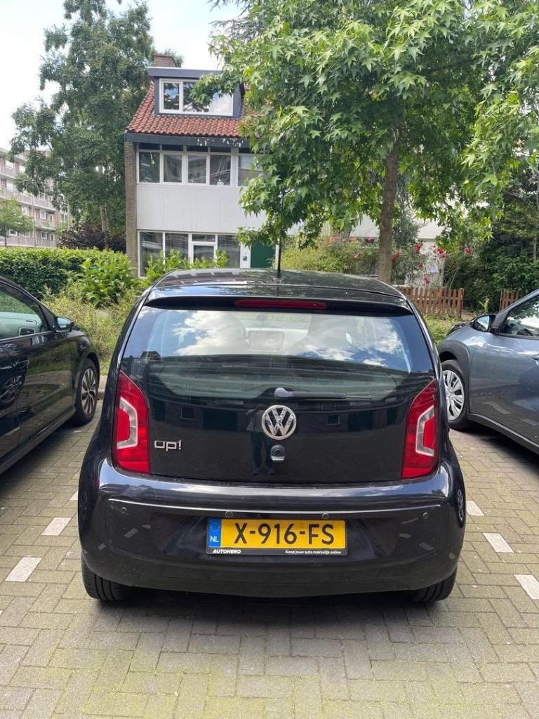 Volkswagen up! 1.0 44KW 2012 Zwart, Auto's, Voorwielaandrijving, 4 stoelen, Zwart, Handgeschakeld