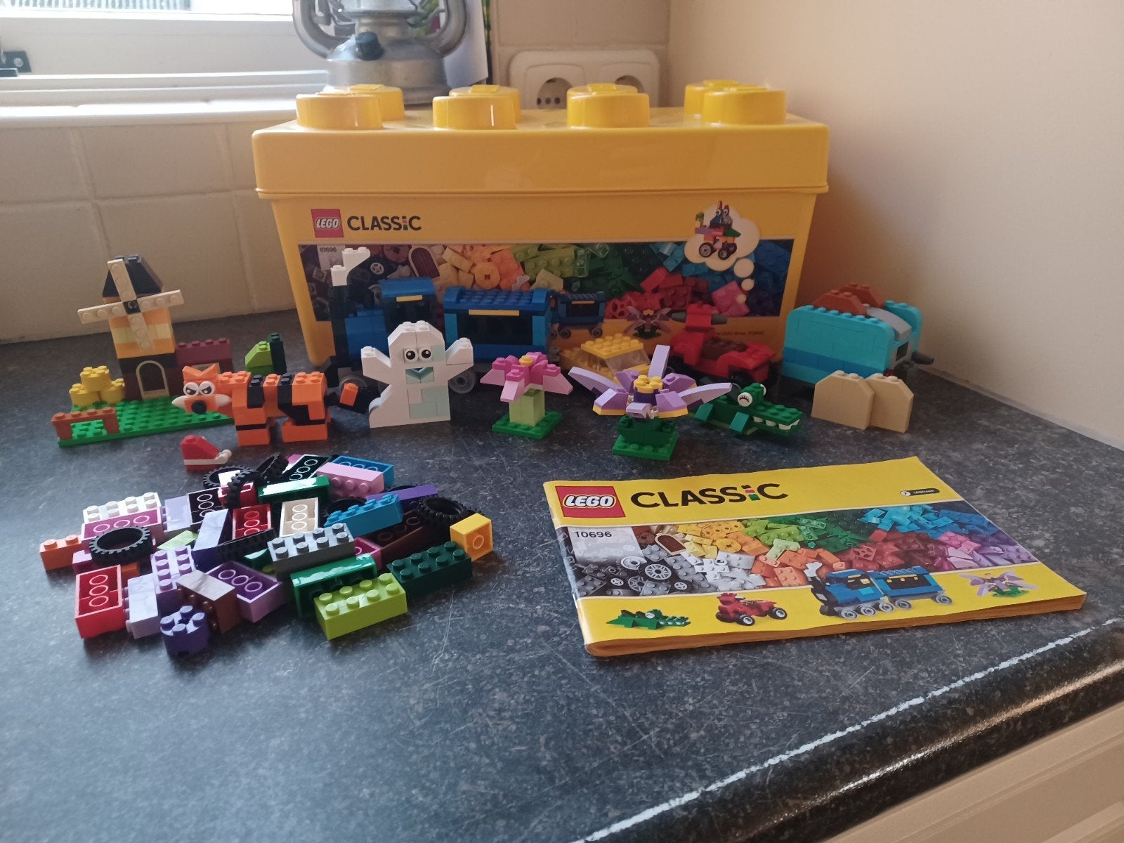 Lego classic 10696 creatieve medium box, Kinderen en Baby's, Speelgoed | Duplo en Lego, Compleet, Overige thema's, Lego, Ophalen of Verzenden