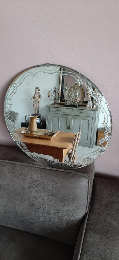 OUD  ...  GESLEPEN VERWEERD  .....  RONDE SPIEGEL, Antiek en Kunst, Ophalen, Rond, Minder dan 50 cm