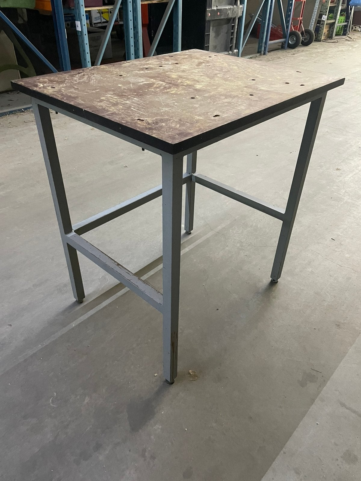 Degelijke machinetafel 75x60x83cm, Huis en Inrichting, Tafels | Bijzettafels, Ophalen, Gebruikt, Metaal of Aluminium, 55 tot 75 cm