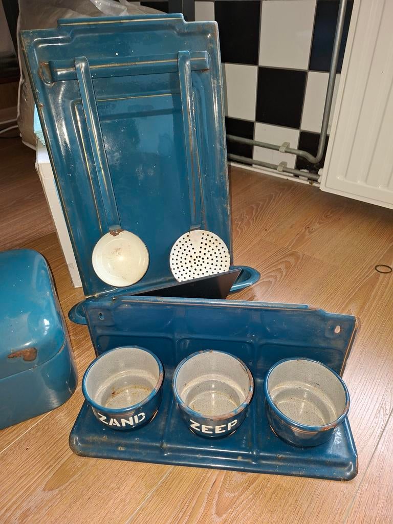 emaile keuken set, Ophalen
