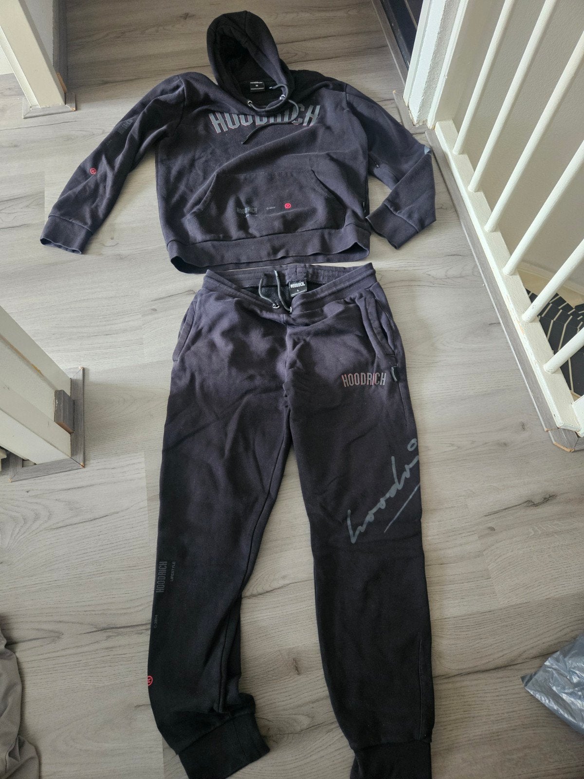 Hoodrich Trainingspak Zwart - Maat L, Ophalen of Verzenden, Gedragen, Maat 52/54 (L)