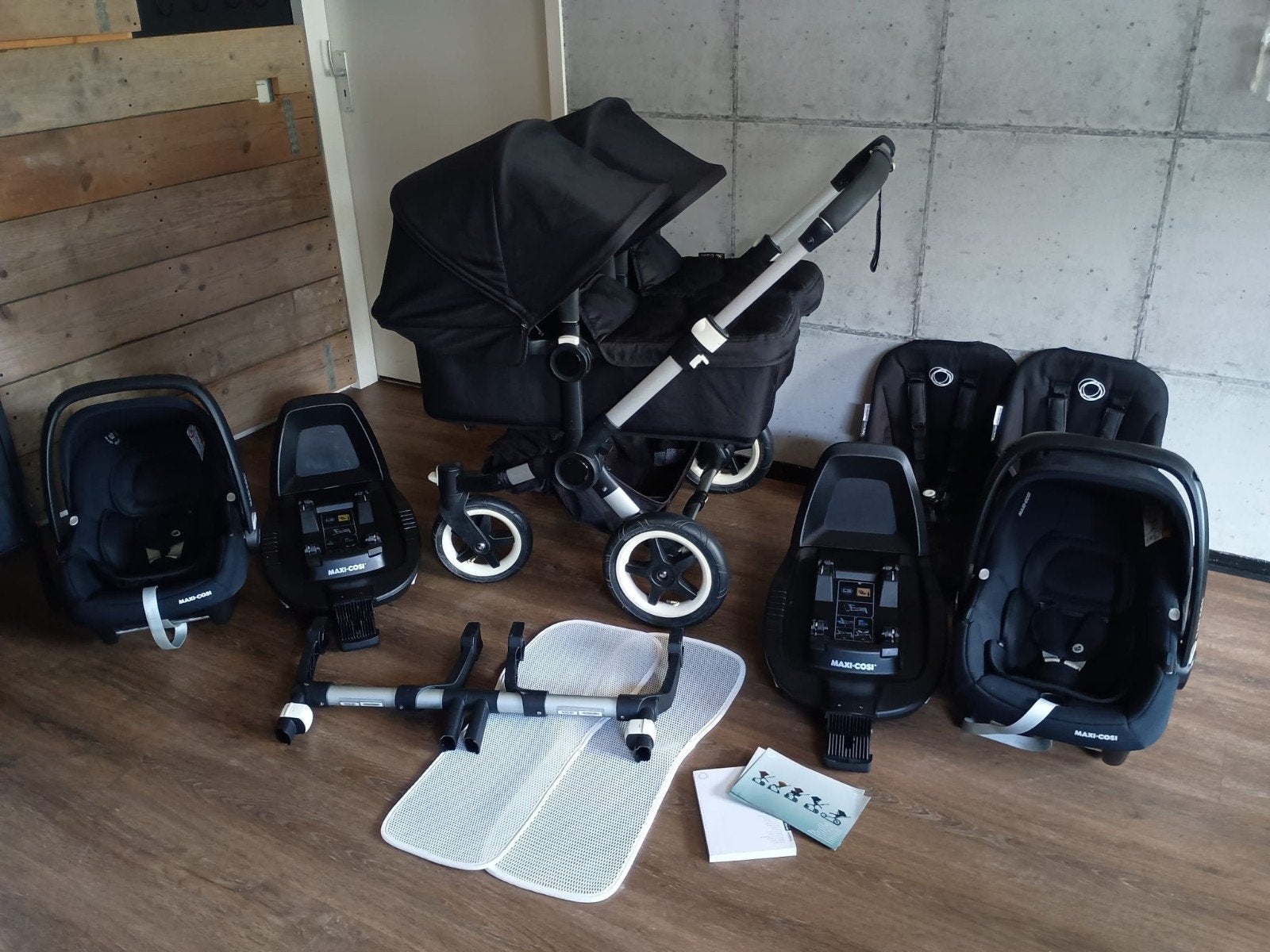 Bugaboo Donkey Black! Tweeling, Duo, Mono! Maxi cosi's etc.!, Ophalen, Zo goed als nieuw, Bugaboo, Verstelbare duwstang