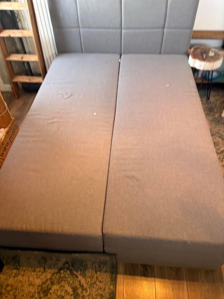 Grijs tweepersoonsbed met opbergruimte, Huis en Inrichting, Slaapkamer | Boxsprings, Ophalen, Gebruikt, Tweepersoons, 140 cm