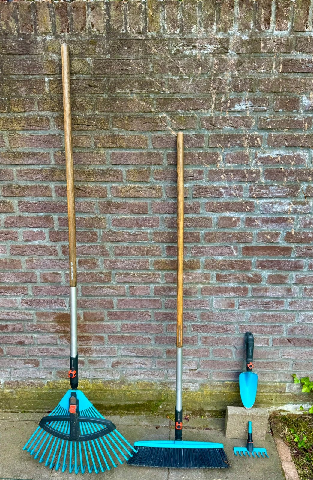Gardena Combisystem 130 set met 2 stelen en diverse gereedsc, Ophalen, Gebruikt, Bezem