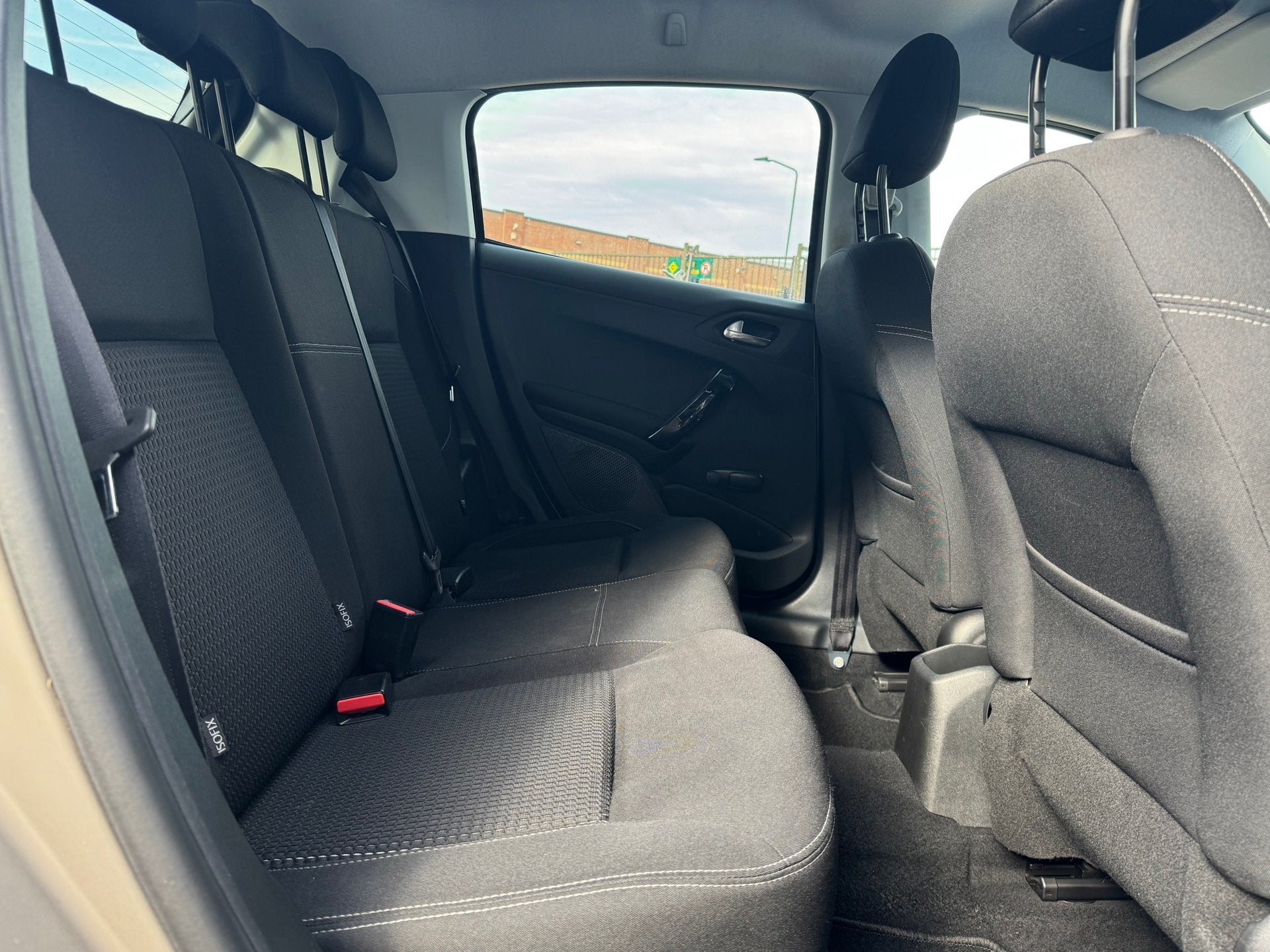 Foto 11 van Peugeot 208 1.2 PureTech Allure|Carplay|Navi|Cruise|Climate|