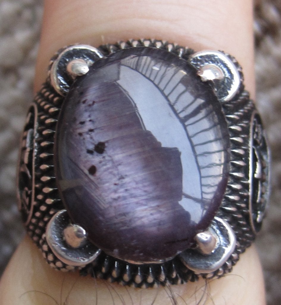 Robijn kattenoog 15 krt 100% natuurlijk zeldzaam design ring, Ophalen, 19 tot 20, Zo goed als nieuw, Dame of Heer