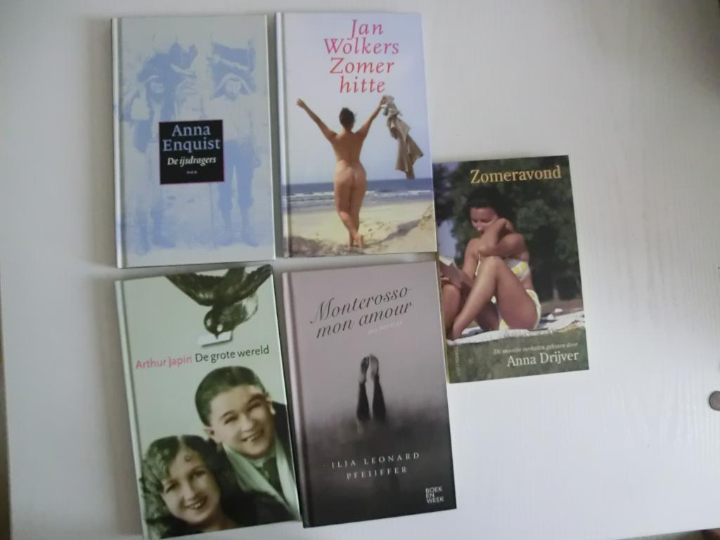 4 boekjes boekenweek geschenken + verhalenbundeltje, Boeken, Boekenweekgeschenken, Zo goed als nieuw, Ophalen of Verzenden