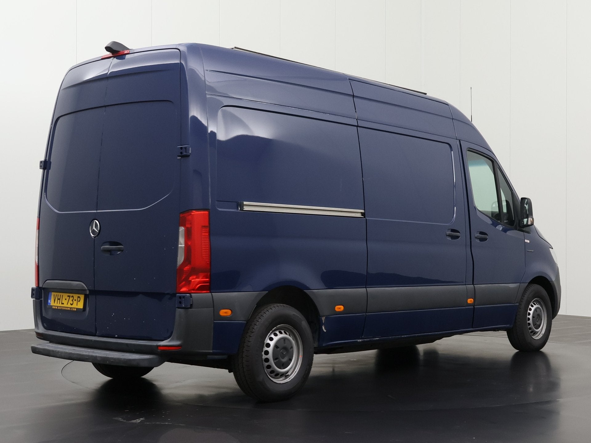 Mercedes-Benz eSprinter eSprinter L2H2 55 kWh Koelauto | Cam, 142 km, Stof, Gebruikt, Zwart