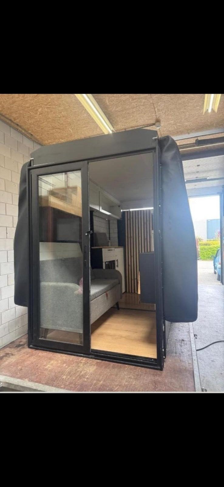 VanCubic premium Compacte inzet camperunit, Openslaande ramen, Tot en met 2, Particulier, 4 tot 5 meter