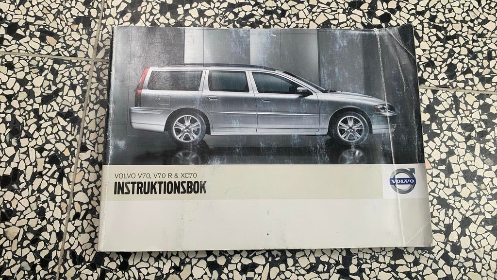 Instructieboek Volvo V70, V70 R & XC70 Zweeds!, Ophalen of Verzenden