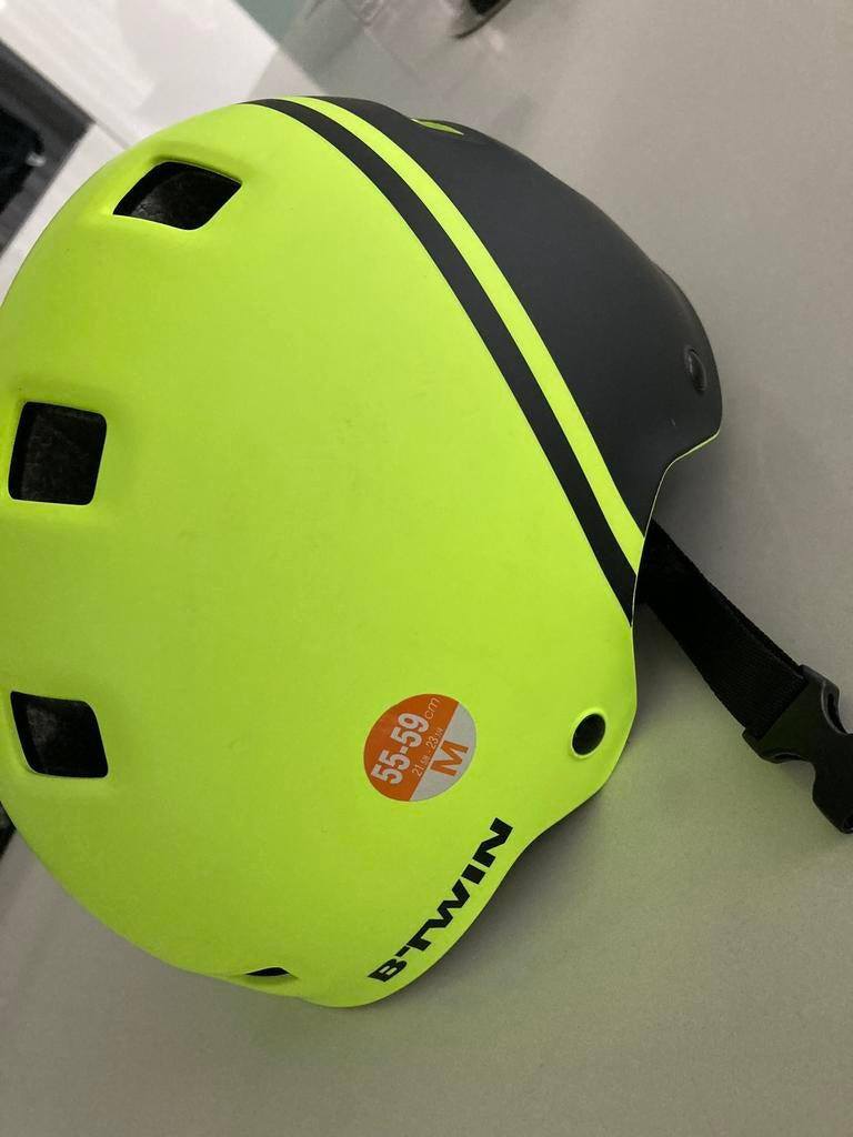 Fietshelm (voor kinderen) van Btwin (maat M)., Ophalen of Verzenden, Zo goed als nieuw, M, Jongen of Meisje