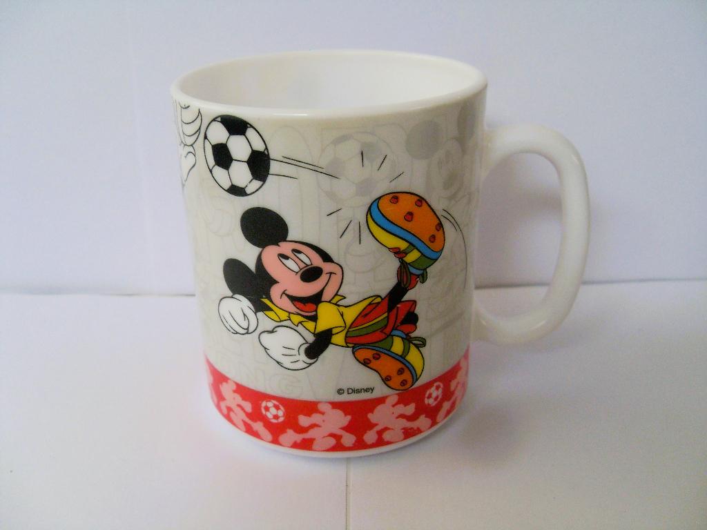 Disney Mok Sport Mickey Mouse Arcopal Beker, Verzamelen, Ophalen of Verzenden, Mickey Mouse, Zo goed als nieuw, Servies