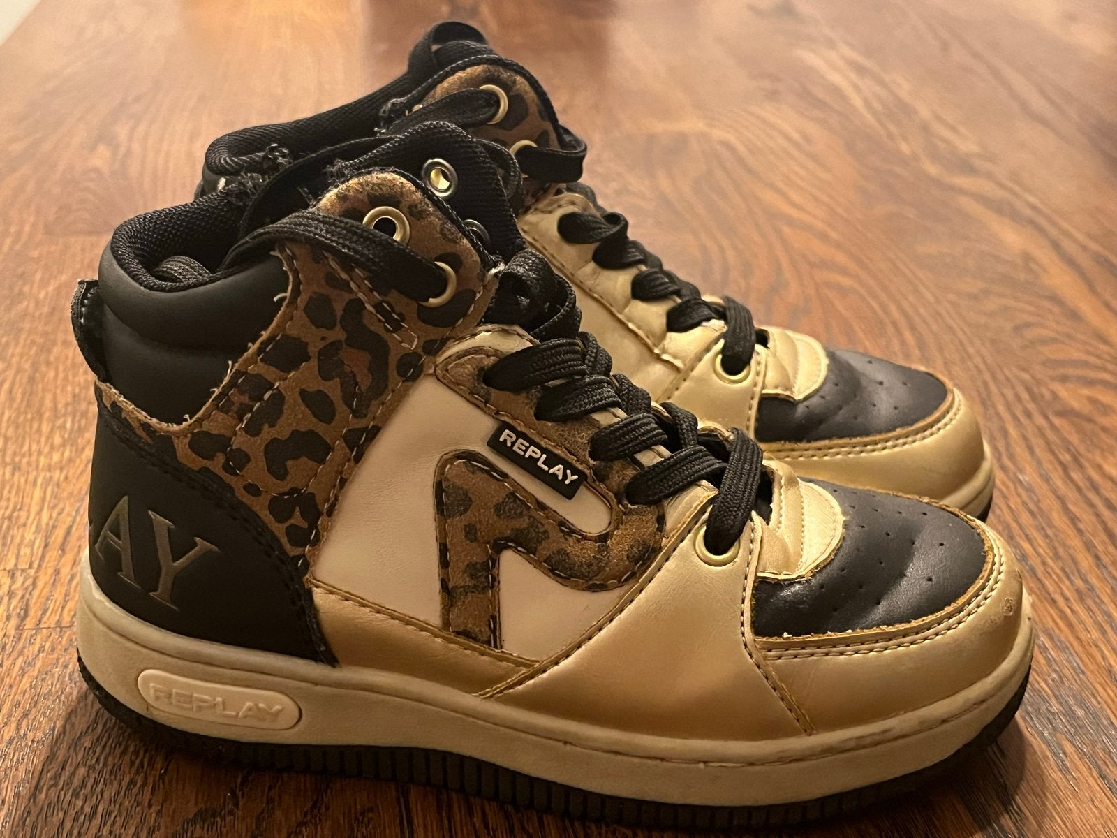 Replay sneakers goud met panterprint maat 30, Ophalen, Meisje, Schoenen, Zo goed als nieuw