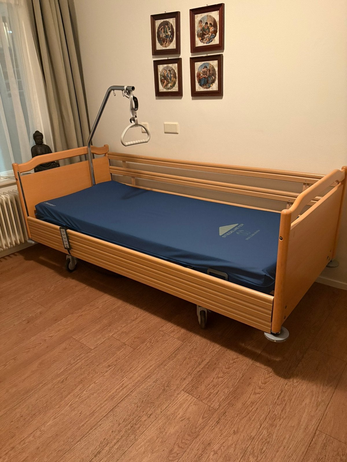 Electrich senioren bed, ziekenhuisbed Hoog-Laag, Ophalen, Zo goed als nieuw, Eenpersoons