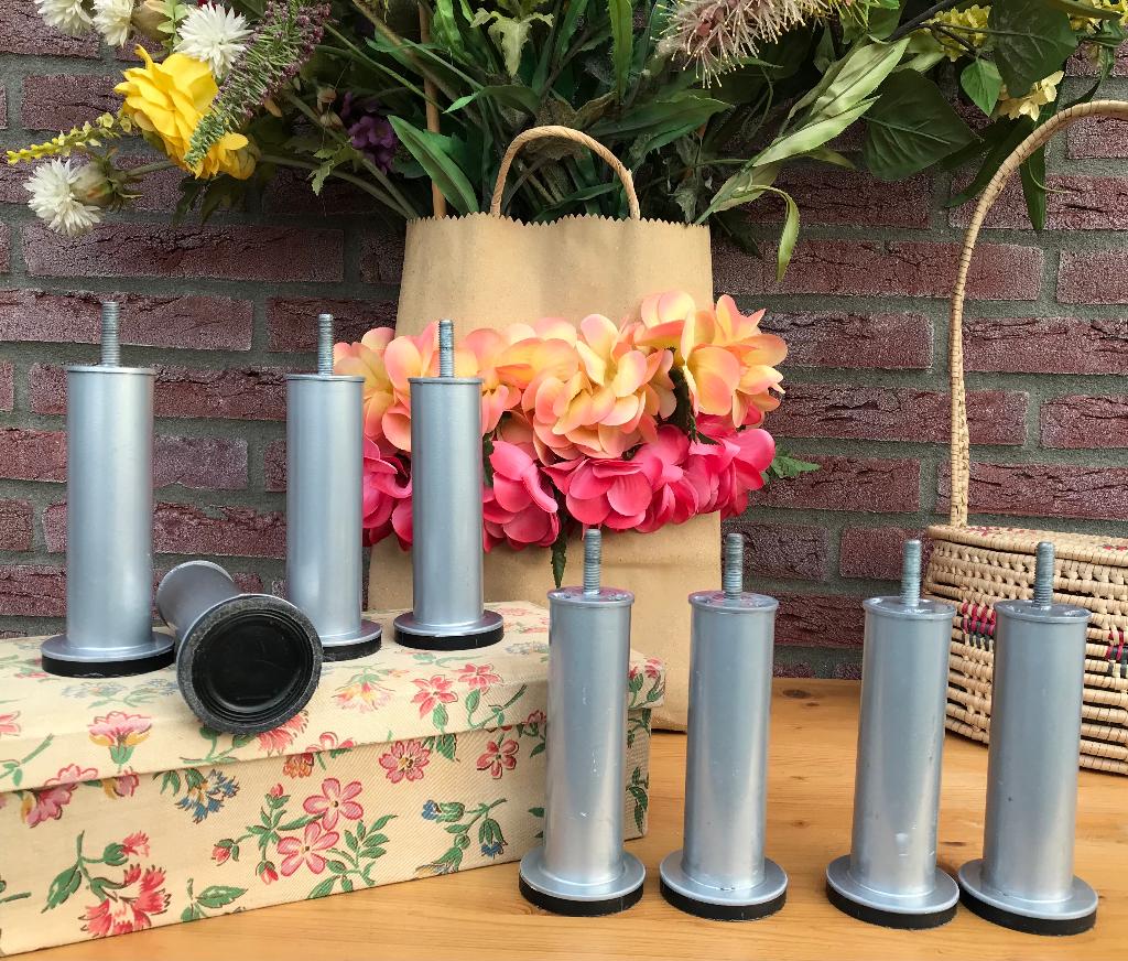 Meubelpoten Ikea - 8 stuks - zilverkleurig, Overige maten, Minder dan 75 cm, Nieuw, Ophalen of Verzenden