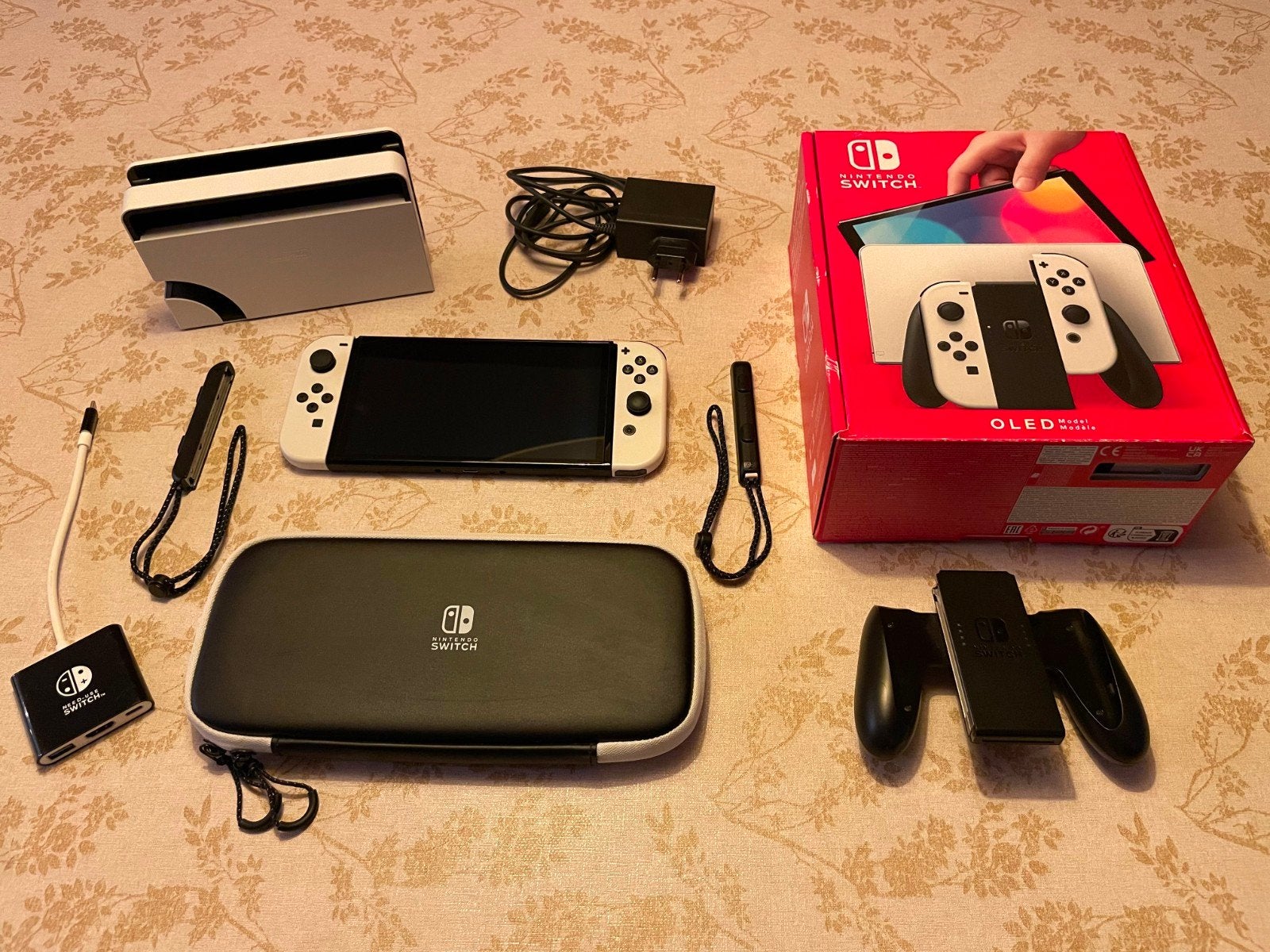 Nintendo Switch OLED en accessoires, Spelcomputers en Games, Spelcomputers | Nintendo Switch, Ophalen of Verzenden, Zo goed als nieuw