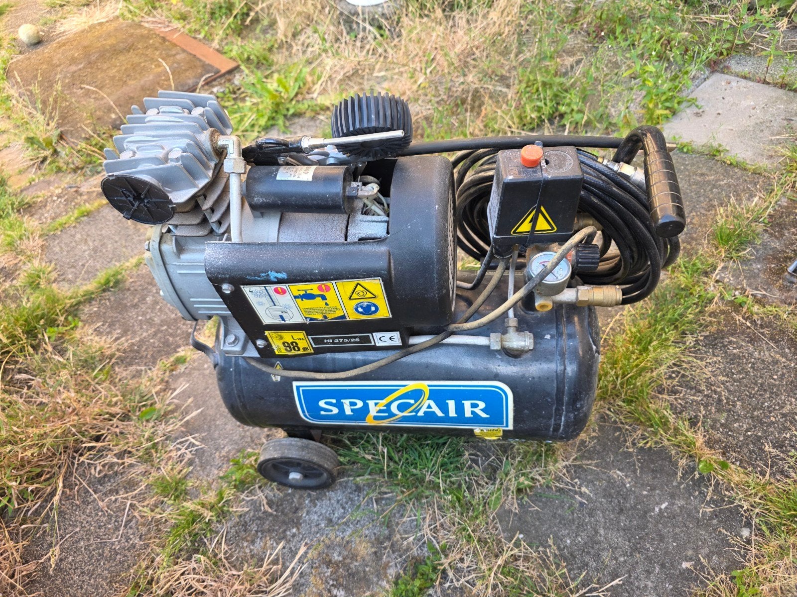 Specair C24/10BV Compressor - 24L, 10 bar, Ophalen, Gebruikt, 10 bar of meer, 25 tot 100 liter