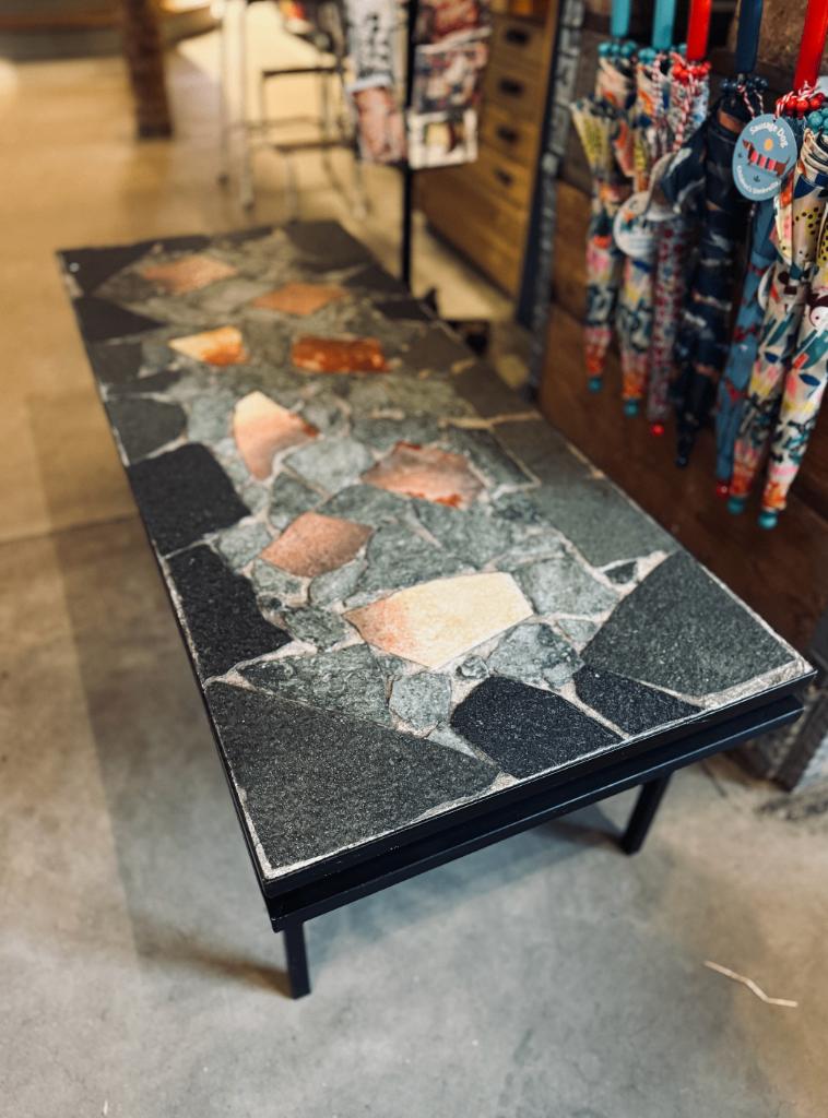 Leisteen Flagstone Brutalist coffetable, Ophalen, Minder dan 50 cm, 100 tot 150 cm, Metaal