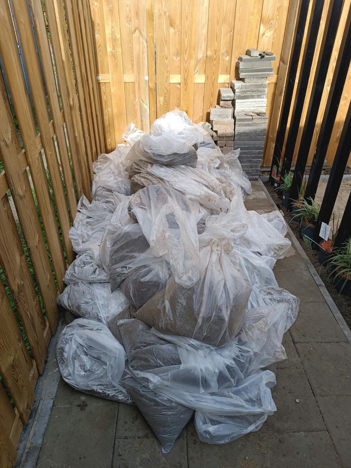 Gratis tuingrond in puinzakken - 60 zakken à 30kg, Tuin en Terras, Ophalen, Gebruikt, Overige typen