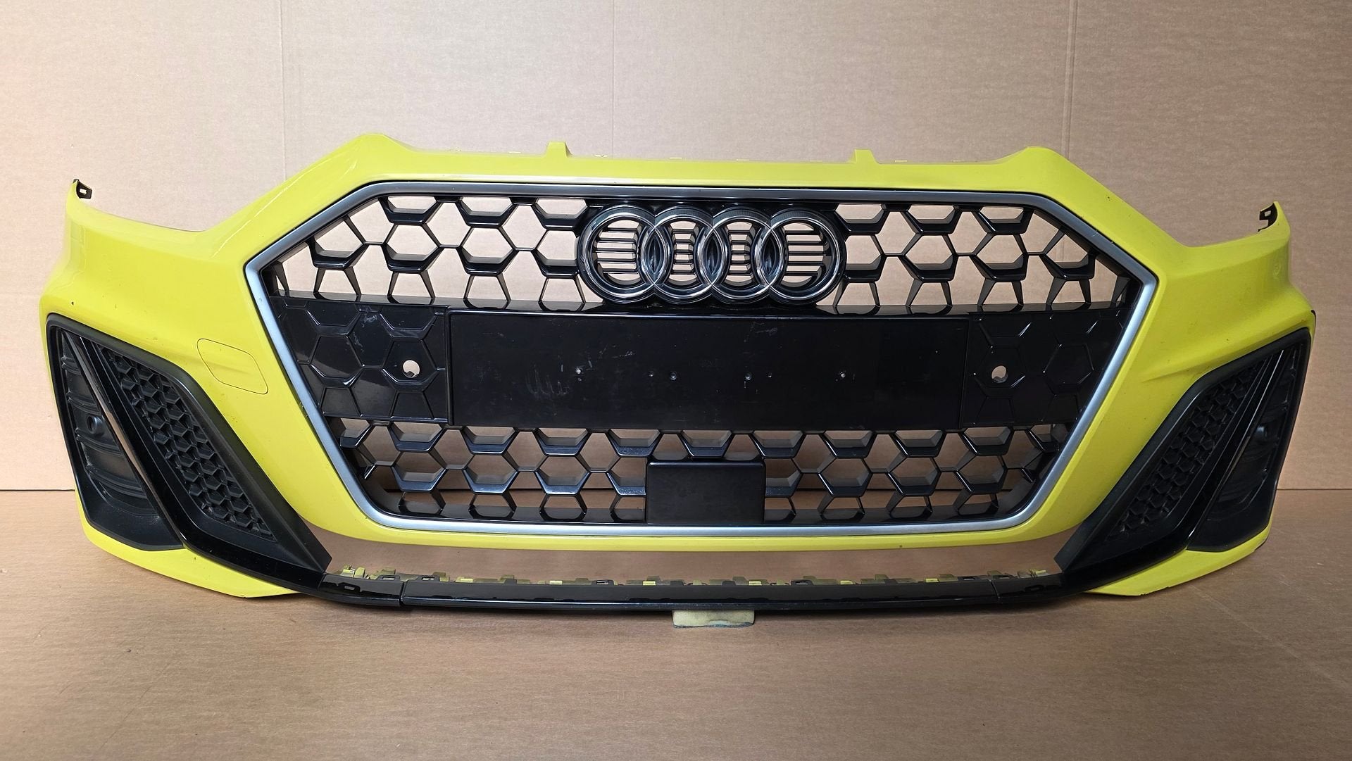 Voorbumper Audi A1 82A S-Line Origineel SLINE BUMPER PDC, Gebruikt, -, Voor, Bumper