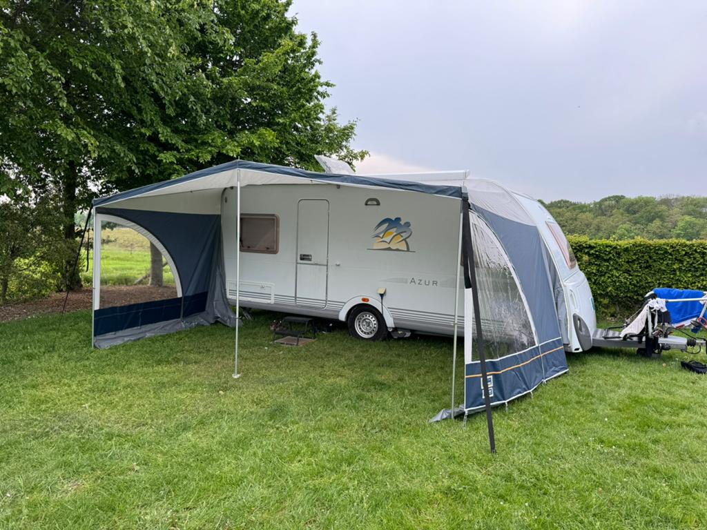 Knaus Azur 500 Caravan 2e eigenaar zeer netjes, Omvormbare zithoek, Rondzit, Particulier, 5 tot 6 meter