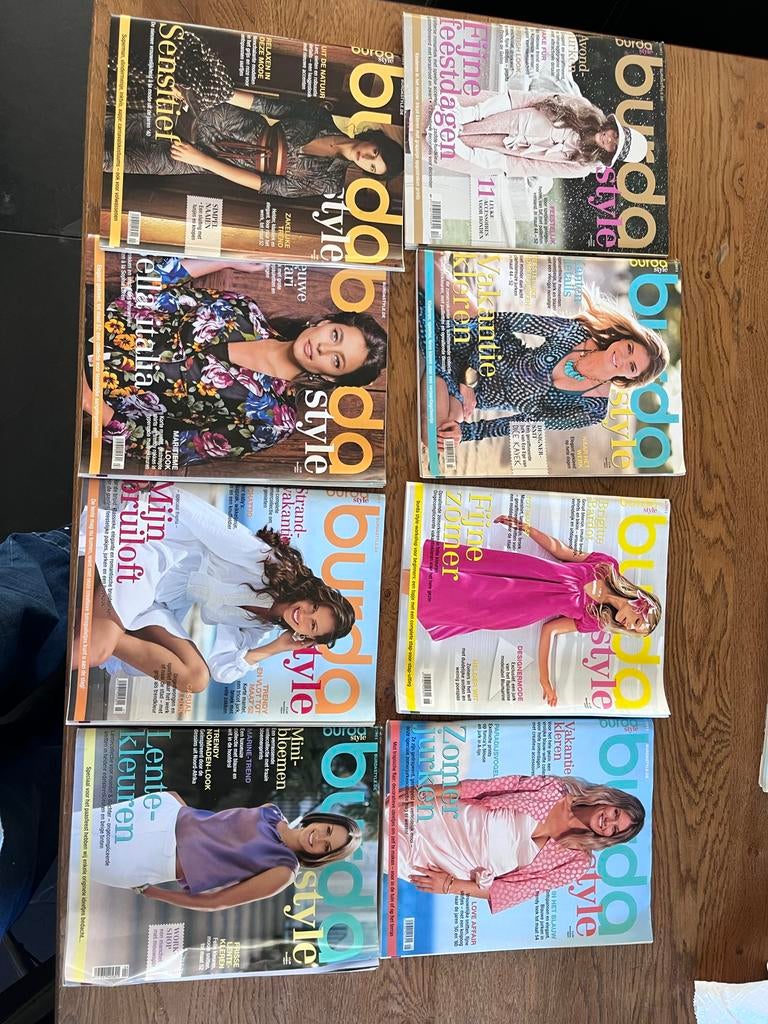 8 Burda Style Naaitijdschriften 2011 - Incl. Patronen, Ophalen of Verzenden, Gebruikt, Overige typen