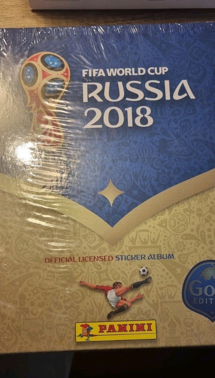 PANINI WORLD CUP 2018 SWISS GOLD EDITION BOX + HARDCOVER, Ophalen of Verzenden, Nieuw, Sticker