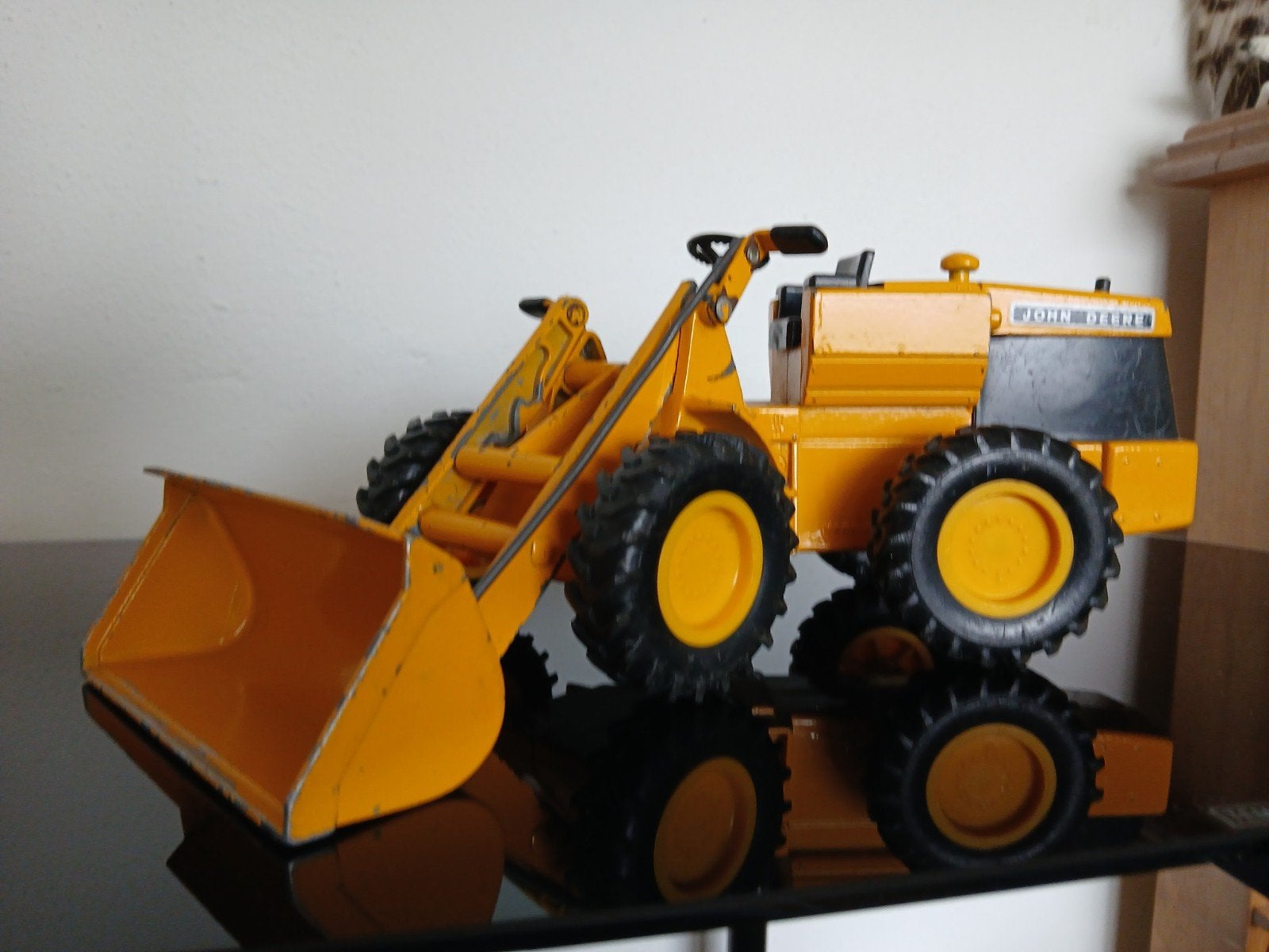John Deere 544 ERTL Schaal 1:24 - Opknapper met lakschade, Ophalen of Verzenden, Gebruikt, Overige merken