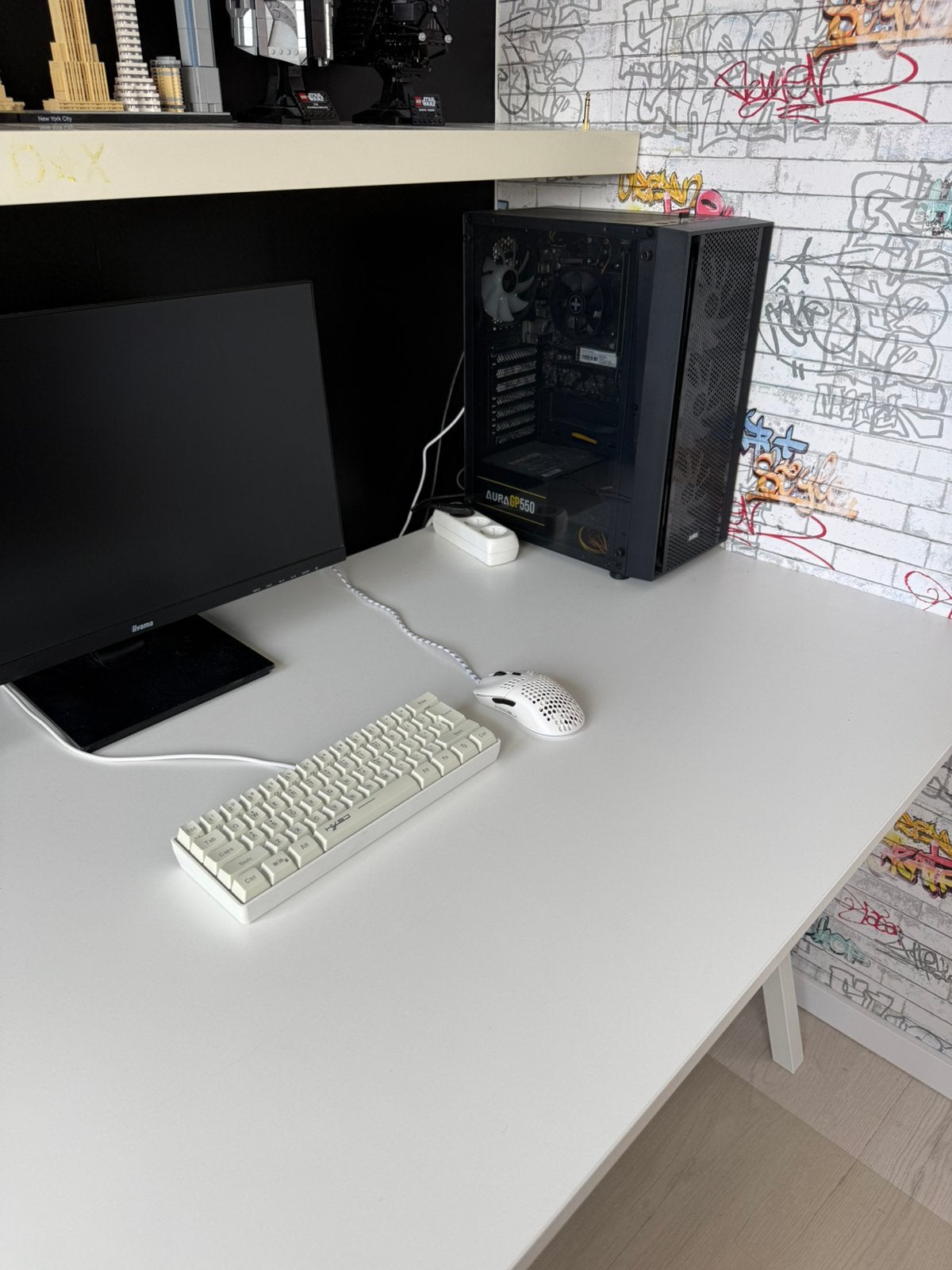 Game computer met toetsenbord / bureau onderlegger / muis, Ophalen, Zo goed als nieuw