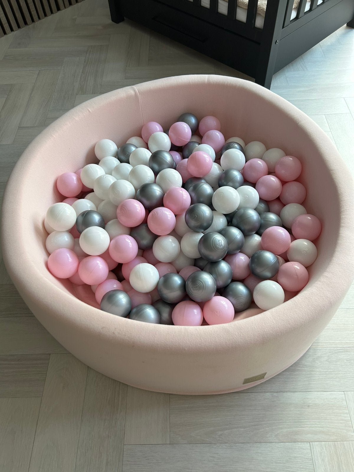 Ballenbak roze / speelgoed / bal, Ophalen, Zo goed als nieuw, Meisje