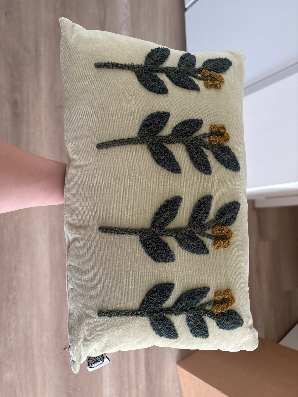 Dille & Kamille Sierkussen met geborduurde takjes, Ophalen, Overige merken, Afneembare hoes, Zo goed als nieuw