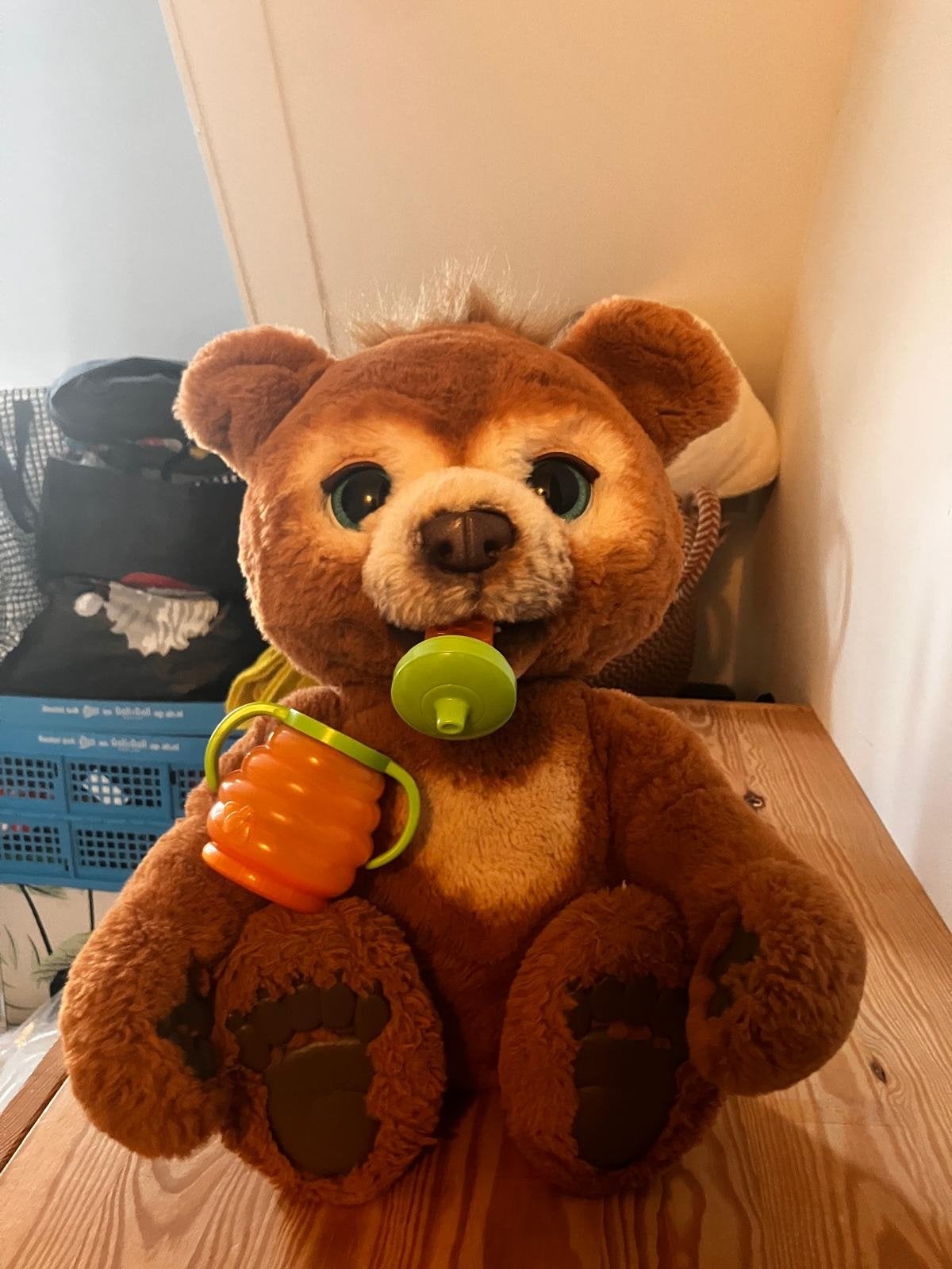 Cubby de nieuwsgierige beer, Kinderen en Baby's, Speelgoed | Knuffels en Pluche, Ophalen, Overige merken, Met geluid, Overige karakters