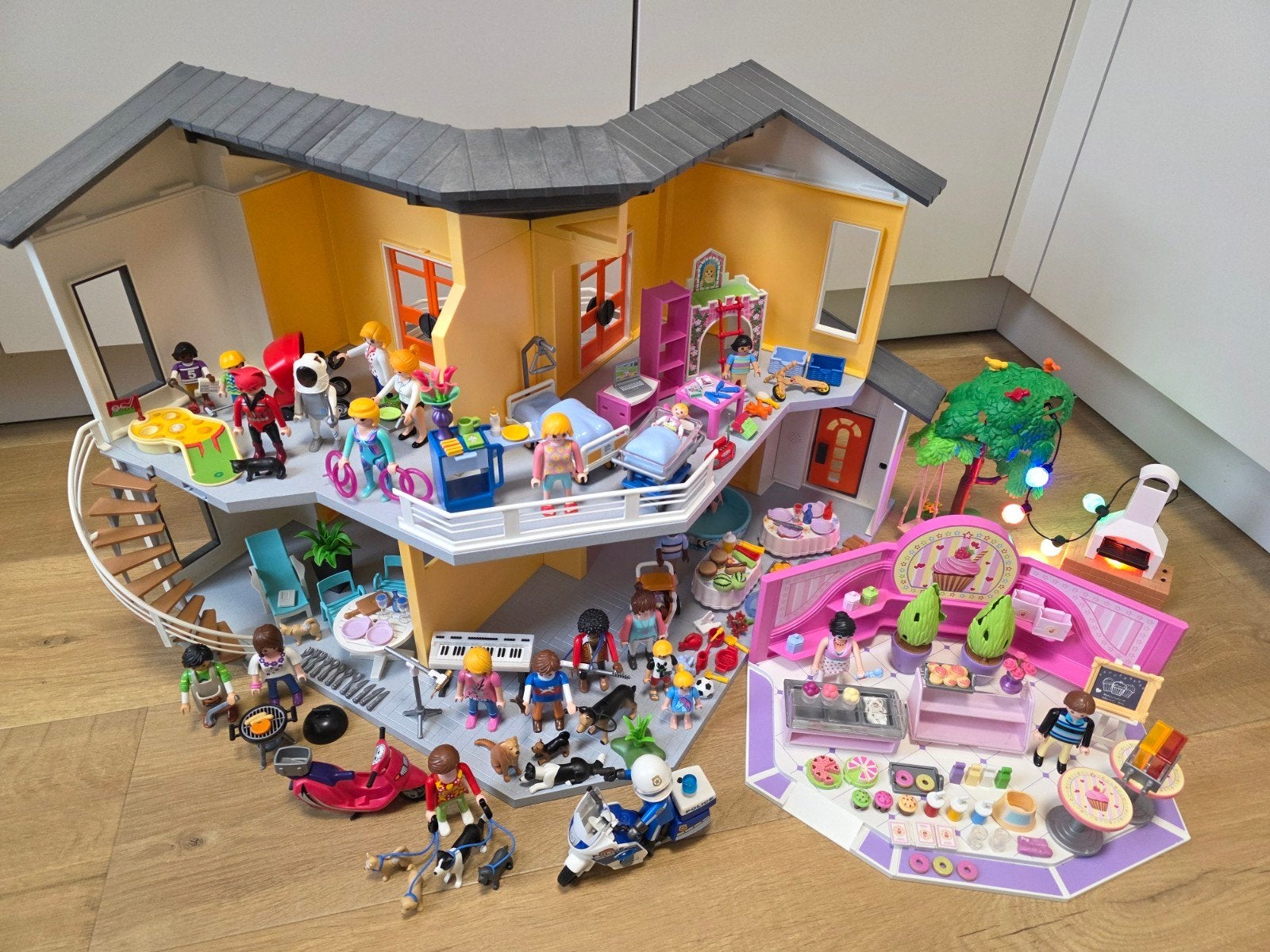 Playmobil 9266 modern woonhuis met inrichting, veel extra's, Ophalen of Verzenden, Zo goed als nieuw