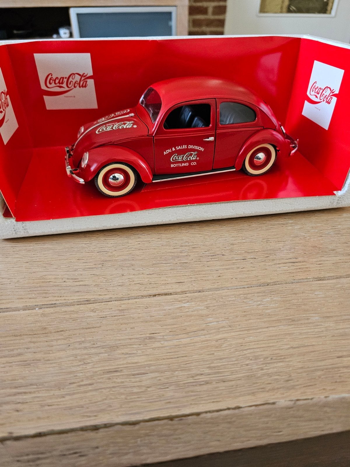 TE KOOP MOOIE COCA COLA VOLKSWAGEN KAFER SCHAAL1:17

Nog vee, Ophalen of Verzenden, Zo goed als nieuw, Auto, Solido