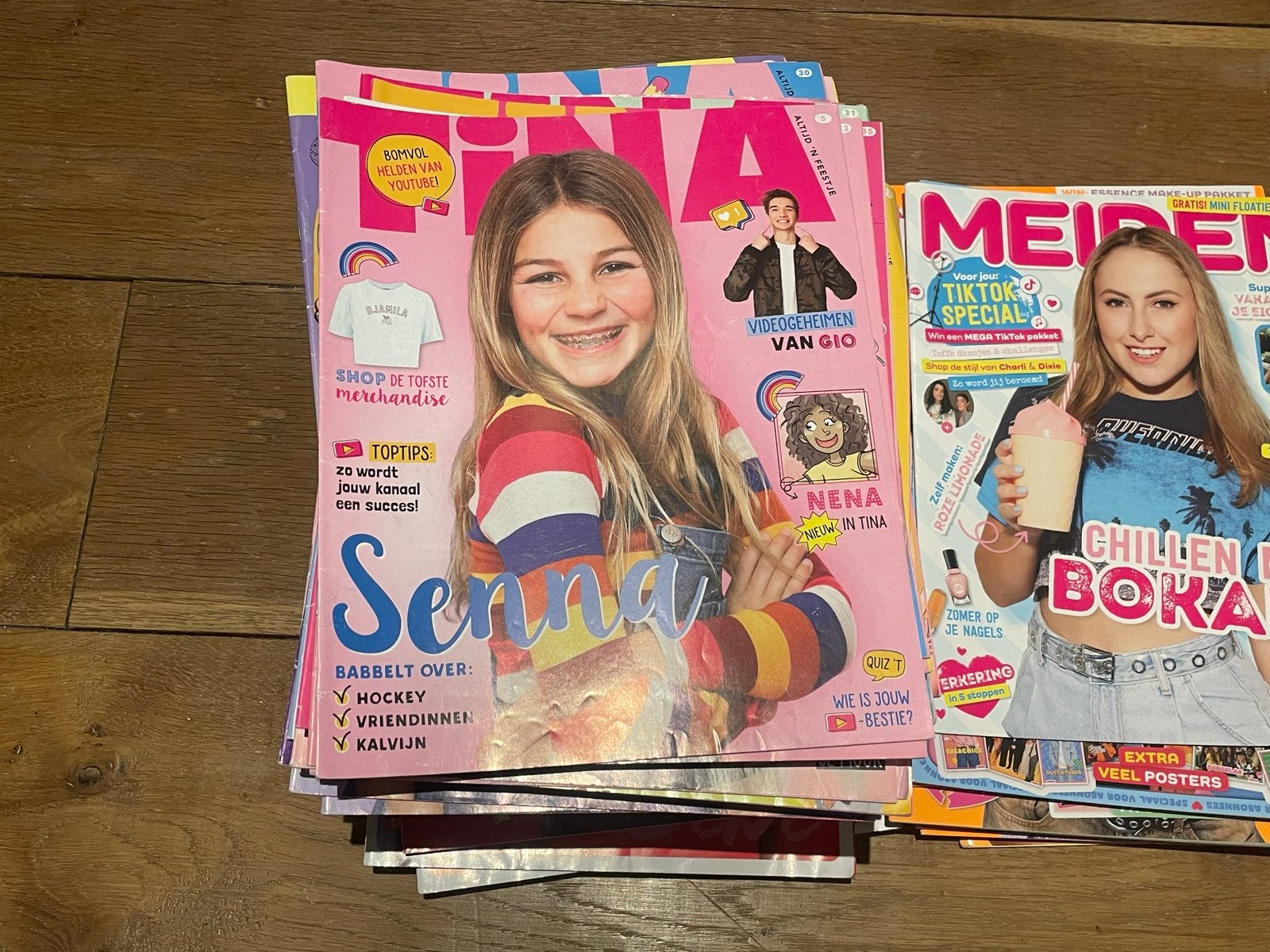 Grote stapel Tina en Meiden tijdschriften, Ophalen of Verzenden, Gelezen, Damesbladen