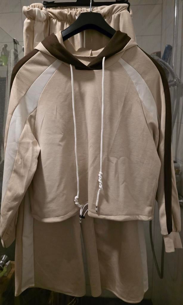 Comfy pak beige bruin wit, Kleding | Dames, Ophalen of Verzenden