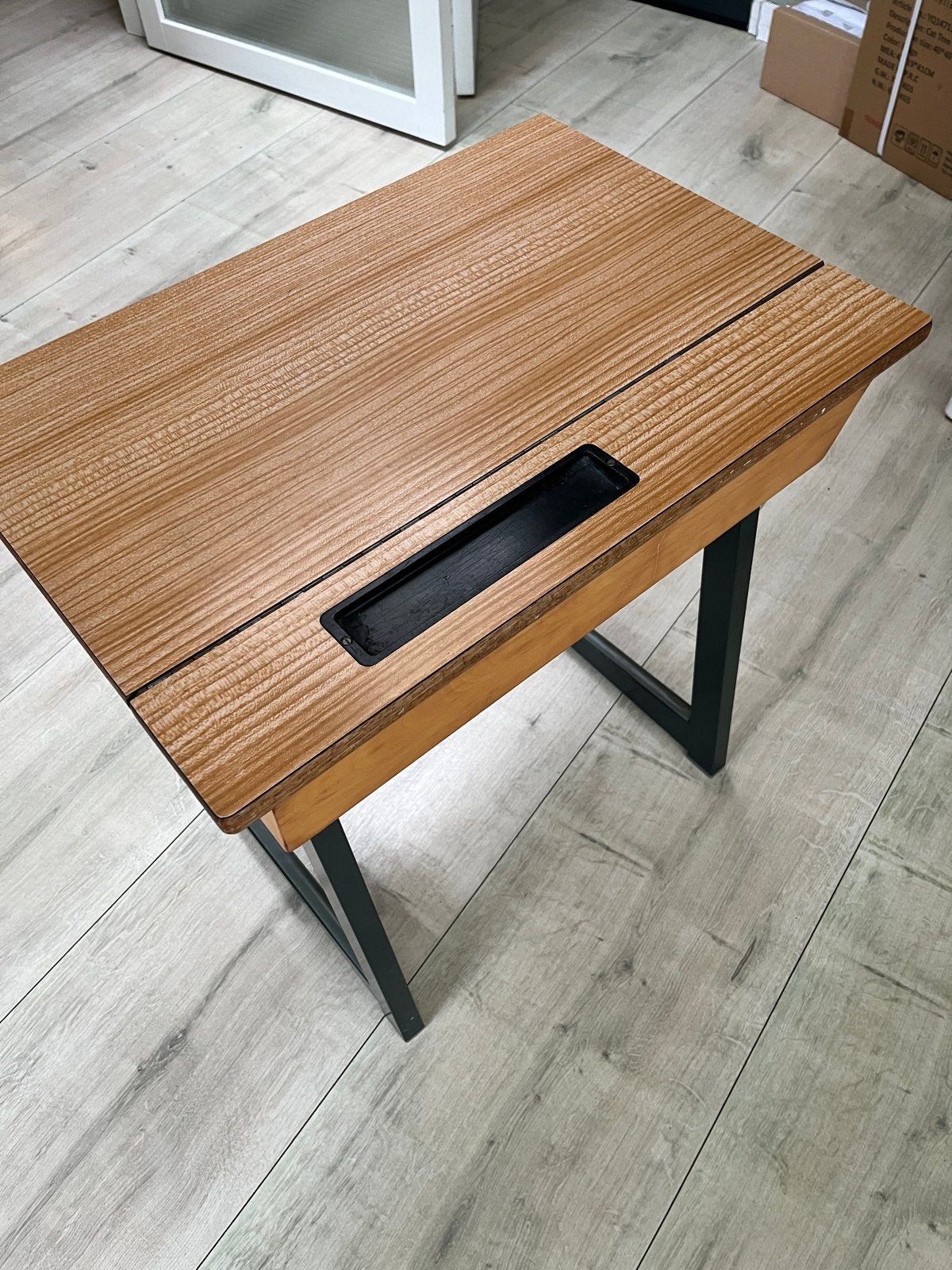Kinder houten bureau, Ophalen, Gebruikt, Hout, Bruin