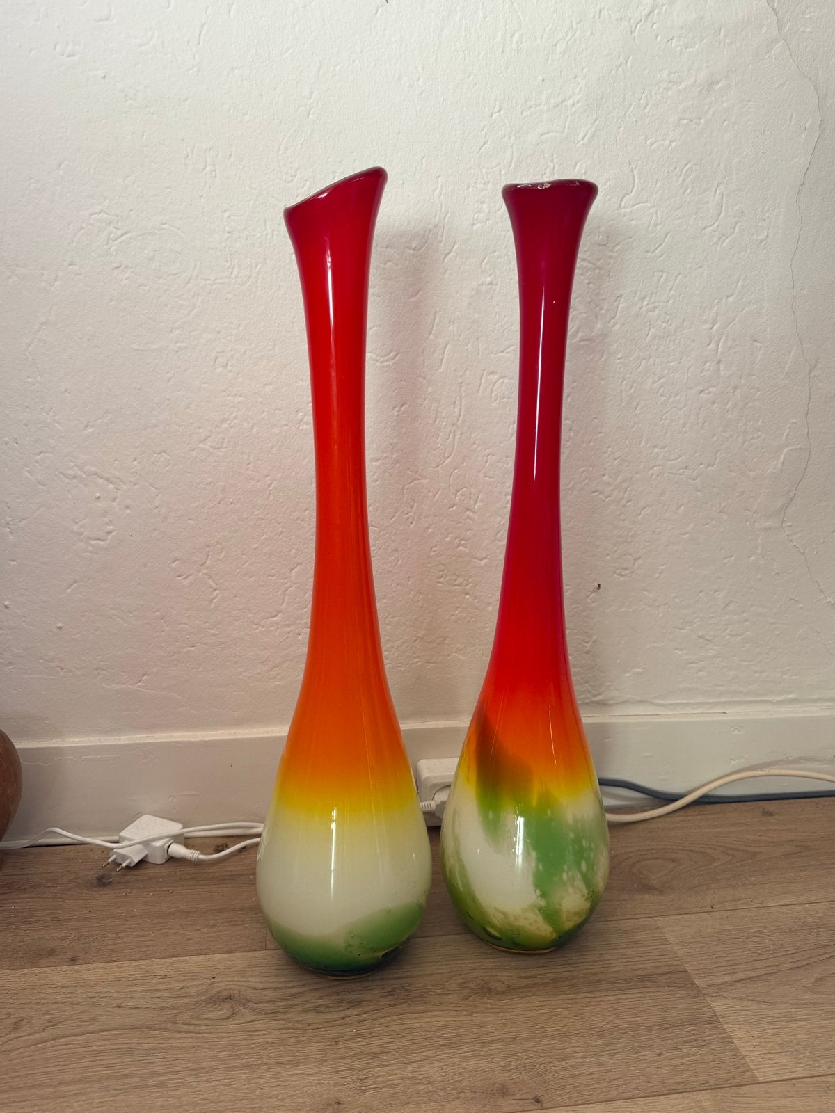 Set van 2 vintage glazen vazen - rood, oranje, groen, Ophalen