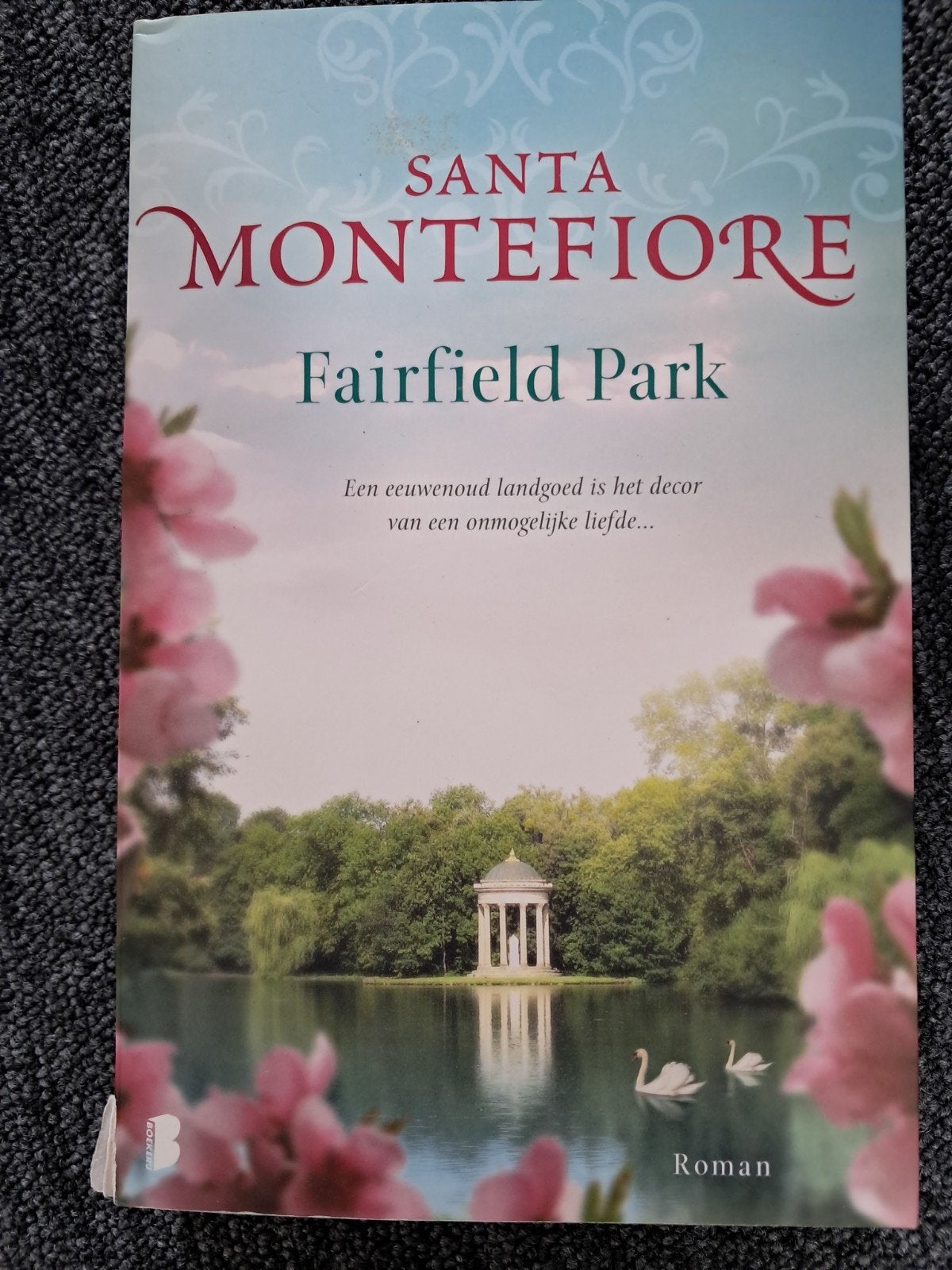 Santa Montefiore - Fairfield park, Ophalen of Verzenden, Nederland, Santa Montefiore, Zo goed als nieuw