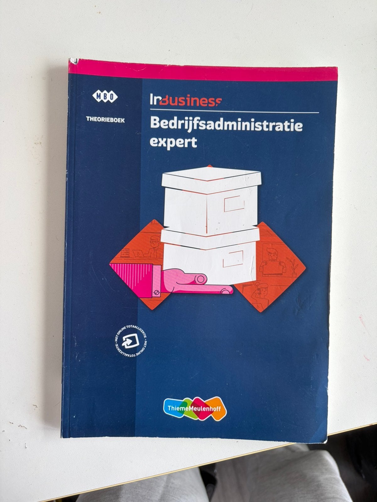 Bedrijfsadministratie theorieboek mbo 4, Boeken, Ophalen, Zo goed als nieuw, Overige niveaus